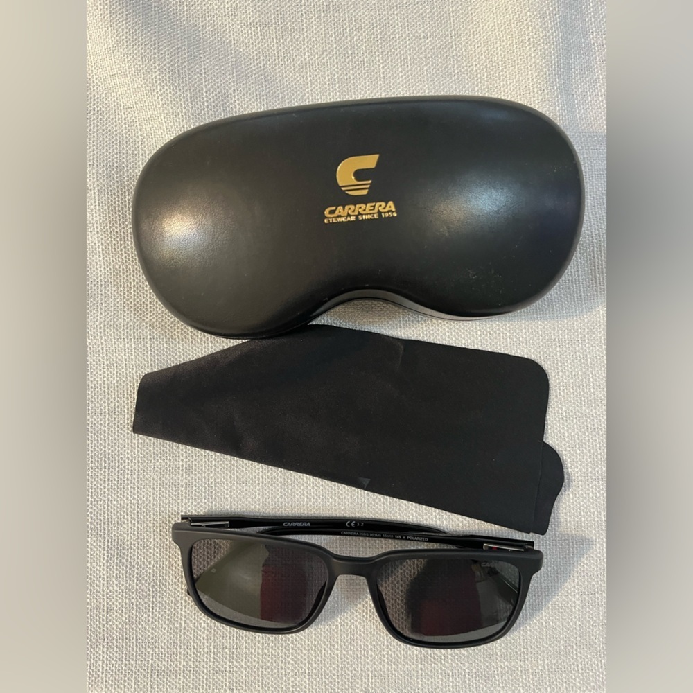 Carrera Polarized Black Square Man’s Sunglasses New With Box